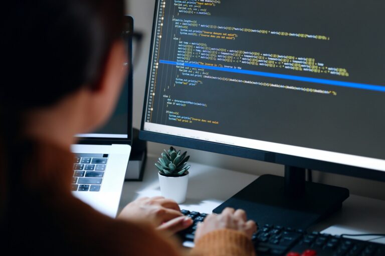 Young,Asian,Woman,,Developer,Programmer,,Software,Engineer,,It,Support,,Wearing | SMARTsites in Cybersecurity Web Develo